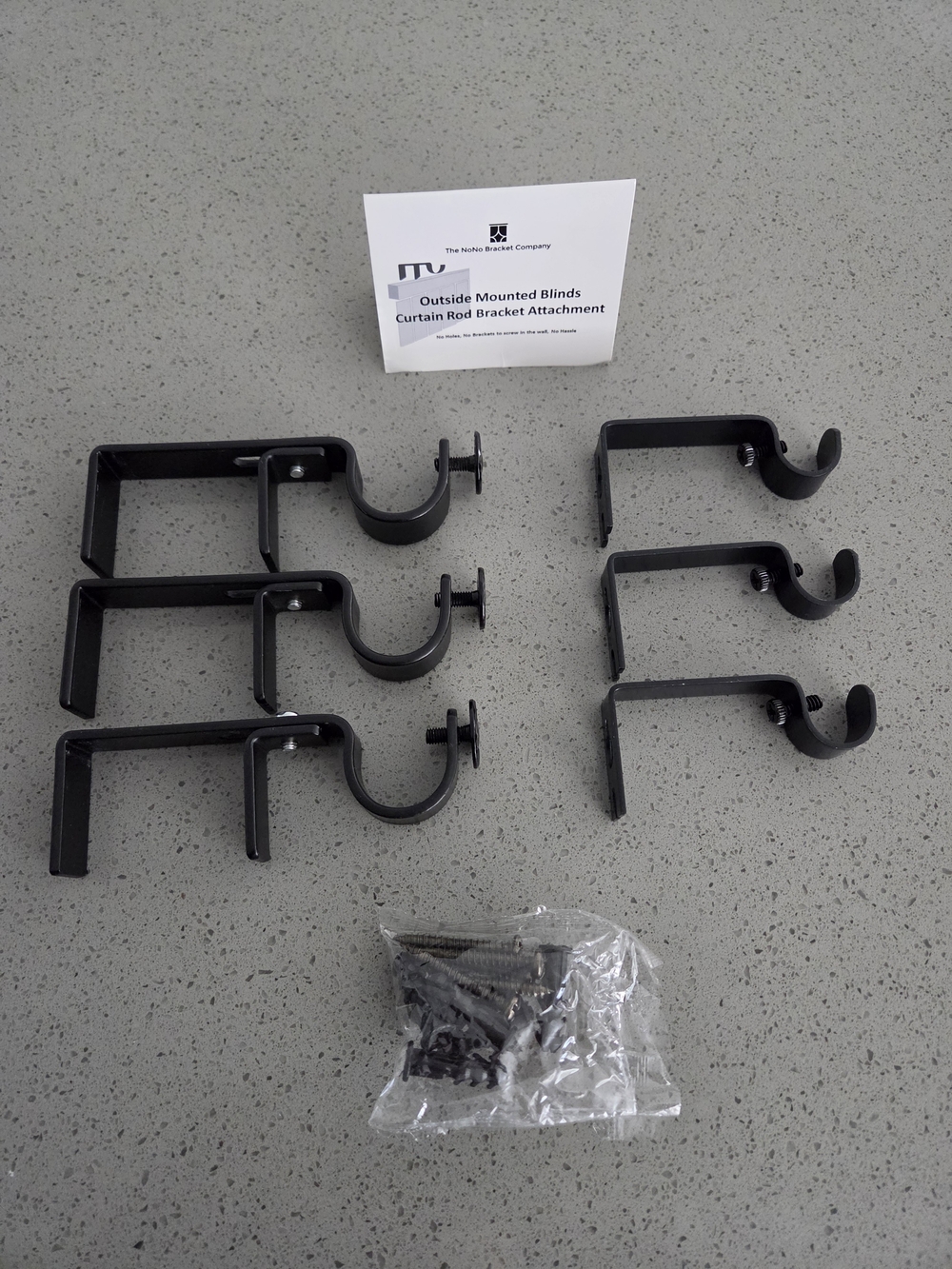 NO NO Bracket Mounted Curtain Rod Set in Black